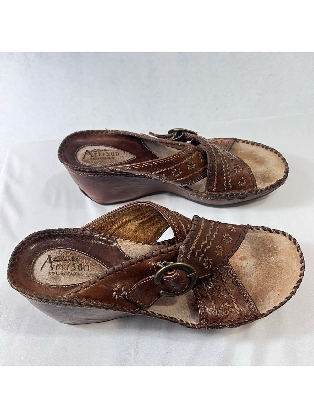 Clarks Artisan Brown Leather Wedge Sandals Sz 6 1/2 M Criss-Cross Straps Buckle - Picture 3 of 11